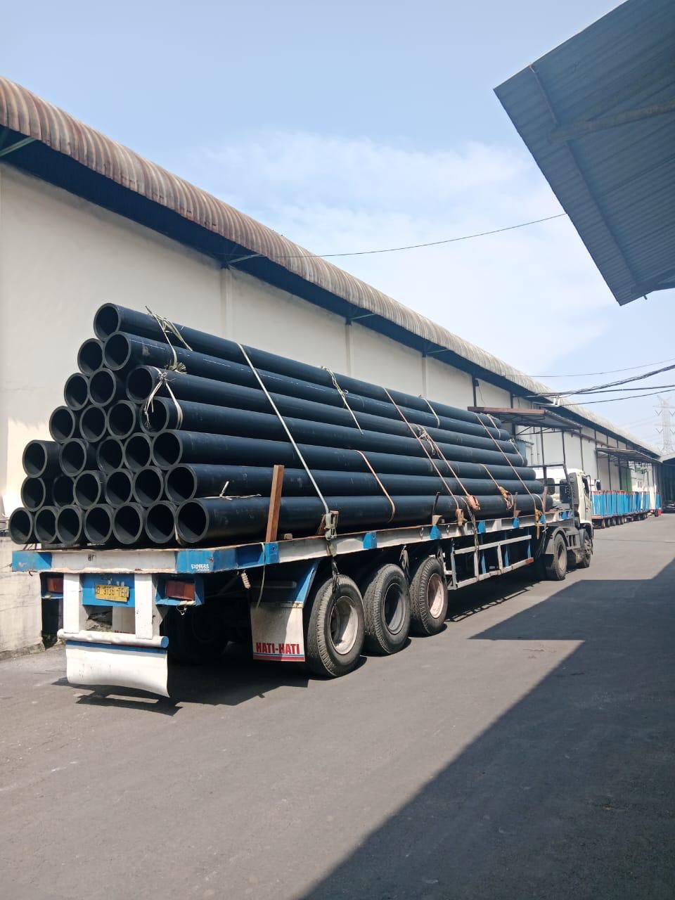 Pipa di atas Truck Trailer